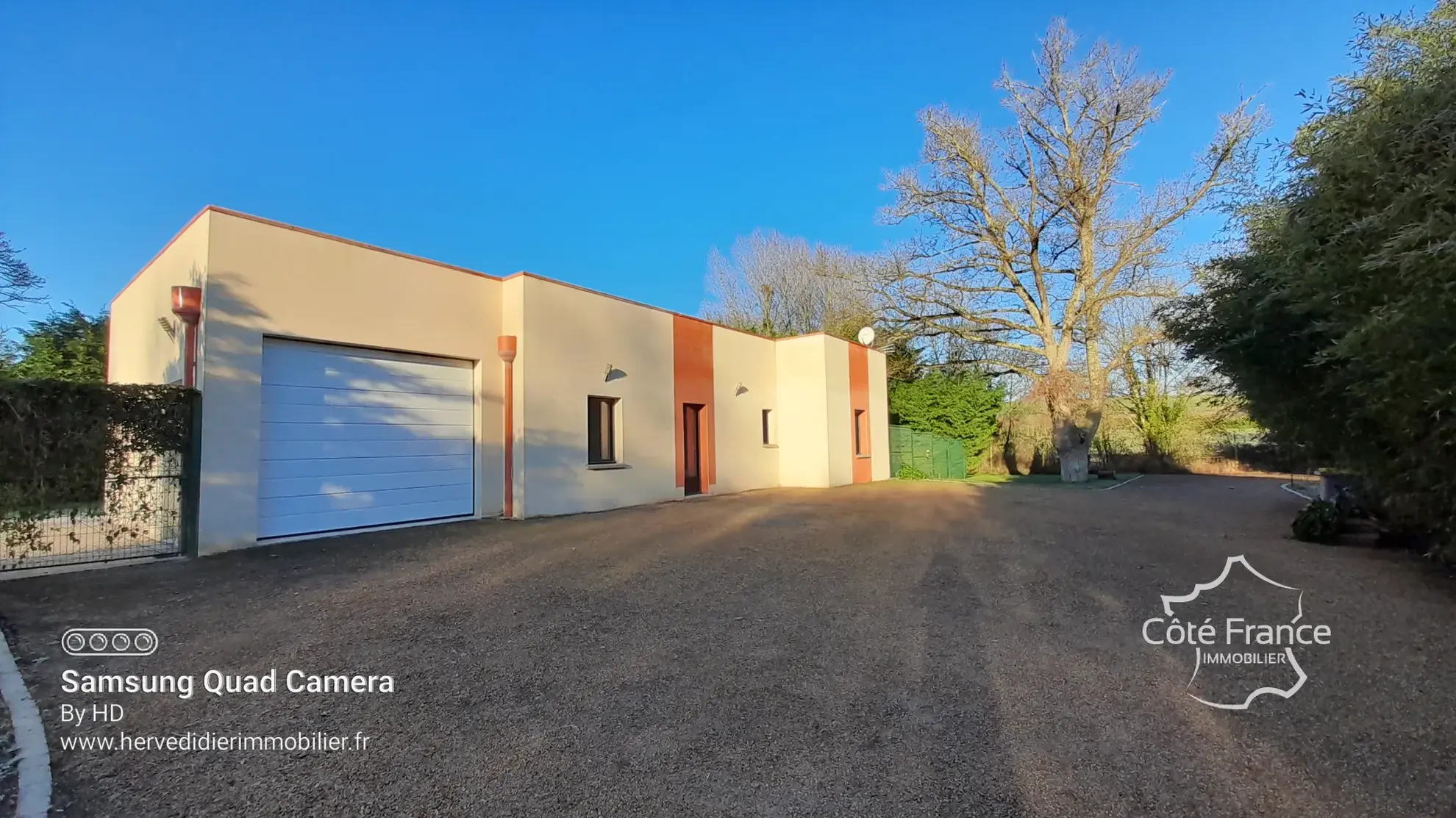 Maison contemporaine à Clermont-Créans 72200 avec grand terrain de 2700m² 