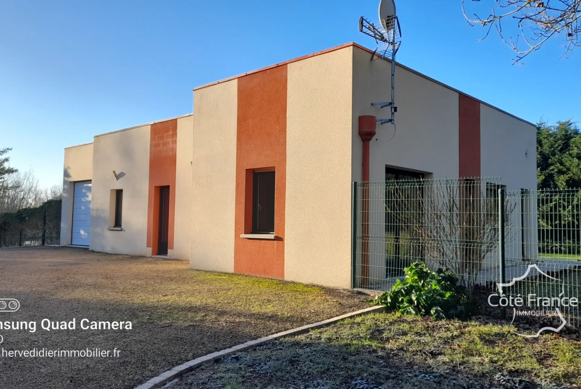 Maison contemporaine à Clermont-Créans 72200 avec grand terrain de 2700m² 