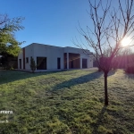 Maison de plain-pied à Sainte-Bazeille avec jardin et garage
