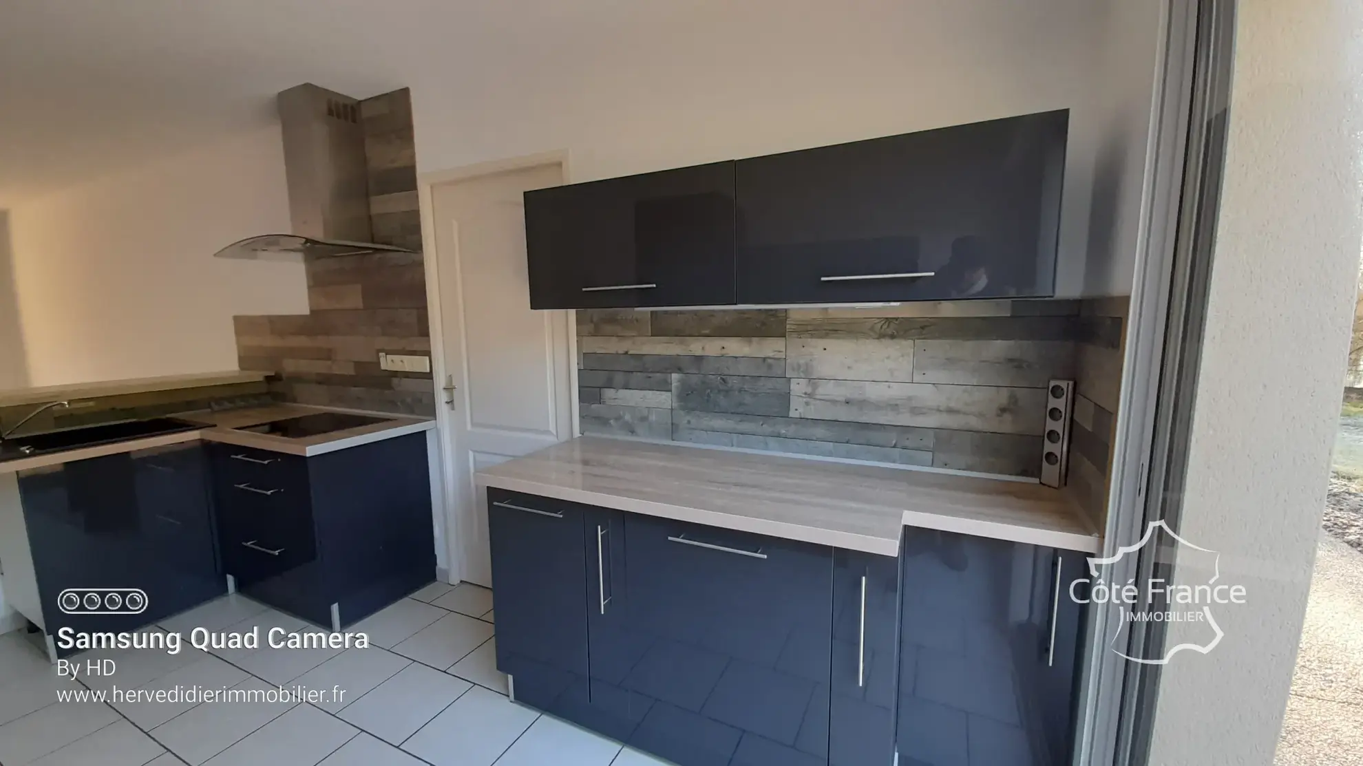 Maison contemporaine à Clermont-Créans 72200 avec grand terrain de 2700m² 