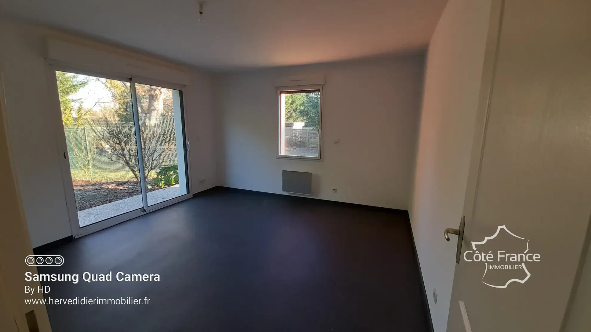 Maison contemporaine à Clermont-Créans 72200 avec grand terrain de 2700m² 