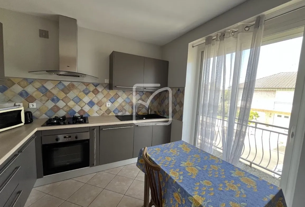Maison rénovée de 132 m² à Malemort avec jardin et garage 