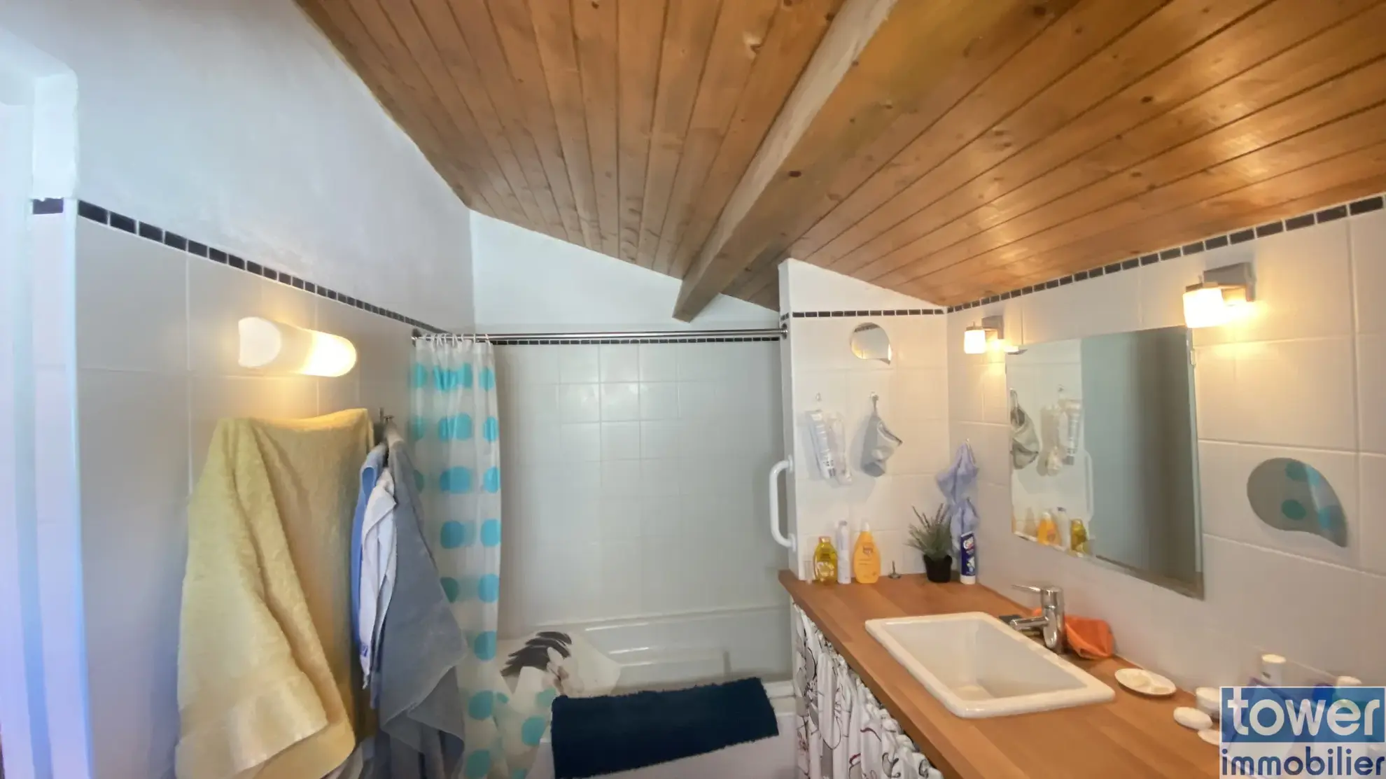 Charmante maison de village en vente à Samatan, 72 m², terrasse et balcon 