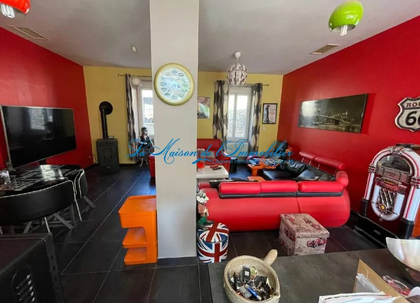 Maison 6 pièces avec piscine, grand garage et caves voûtées à Saint-Ambroix 