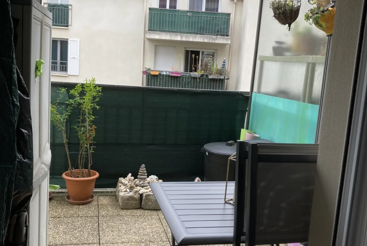 Charmant appartement T3 avec terrasse à Garges, résidence sécurisée 