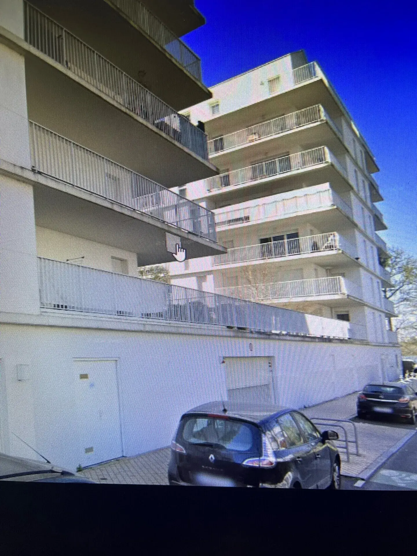 Appartement T2 à vendre à Bordeaux avec balcon, parking et construction récente 