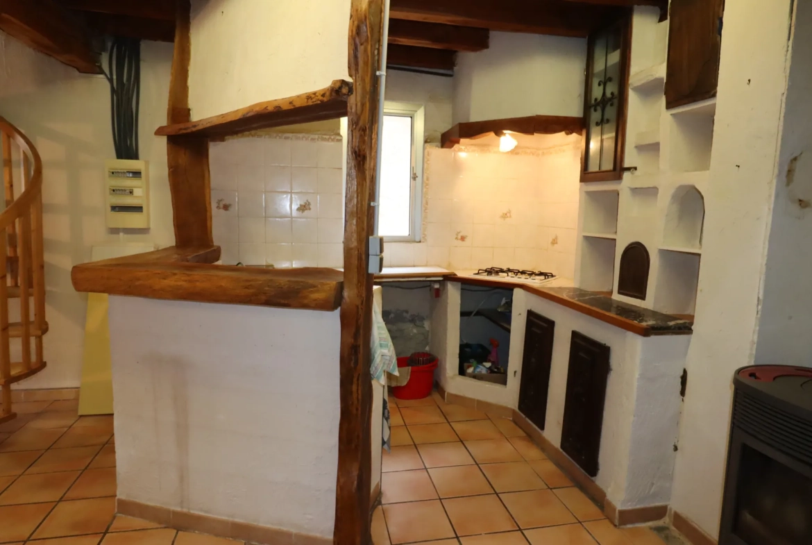 Maison de village à Thorame-Haute de 82m² avec potentiel et cave 
