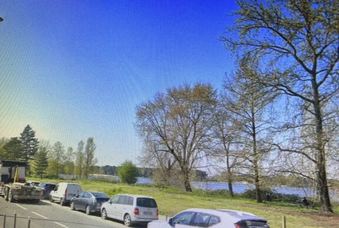 Appartement T2 à vendre à Bordeaux avec balcon, parking et construction récente 