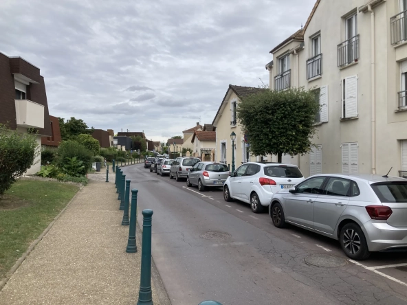 Charmant appartement T3 avec terrasse à Garges, résidence sécurisée 