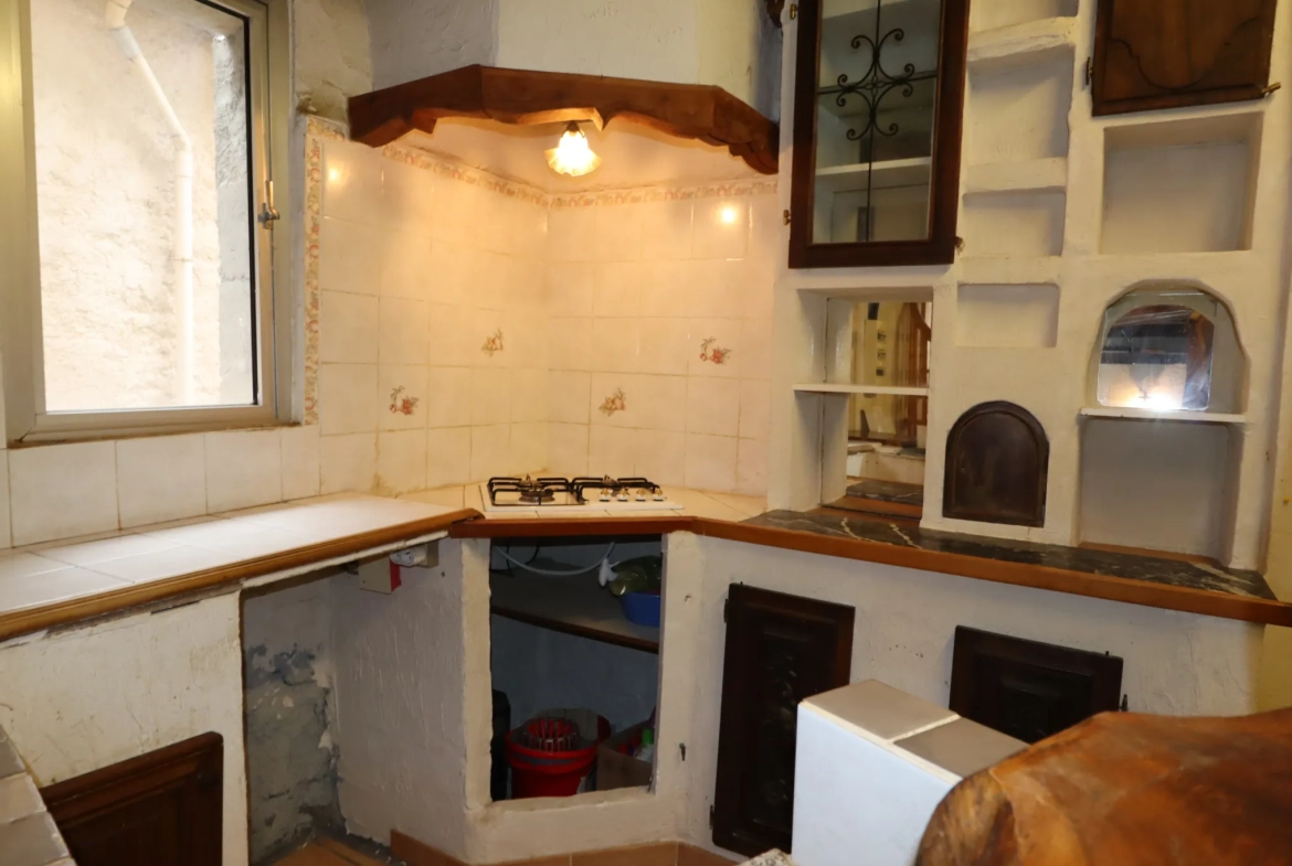 Maison de village à Thorame-Haute de 82m² avec potentiel et cave 