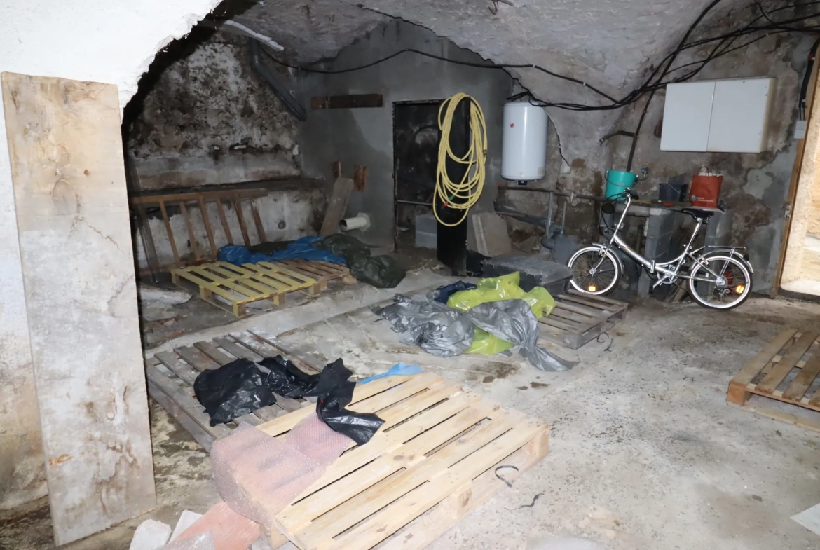 Maison de village à Thorame-Haute de 82m² avec potentiel et cave 