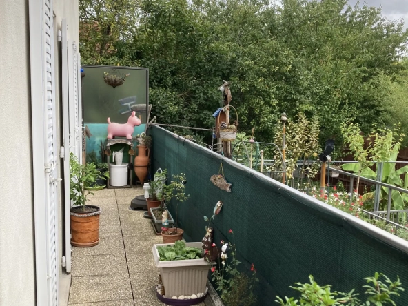 Charmant appartement T3 avec terrasse à Garges, résidence sécurisée