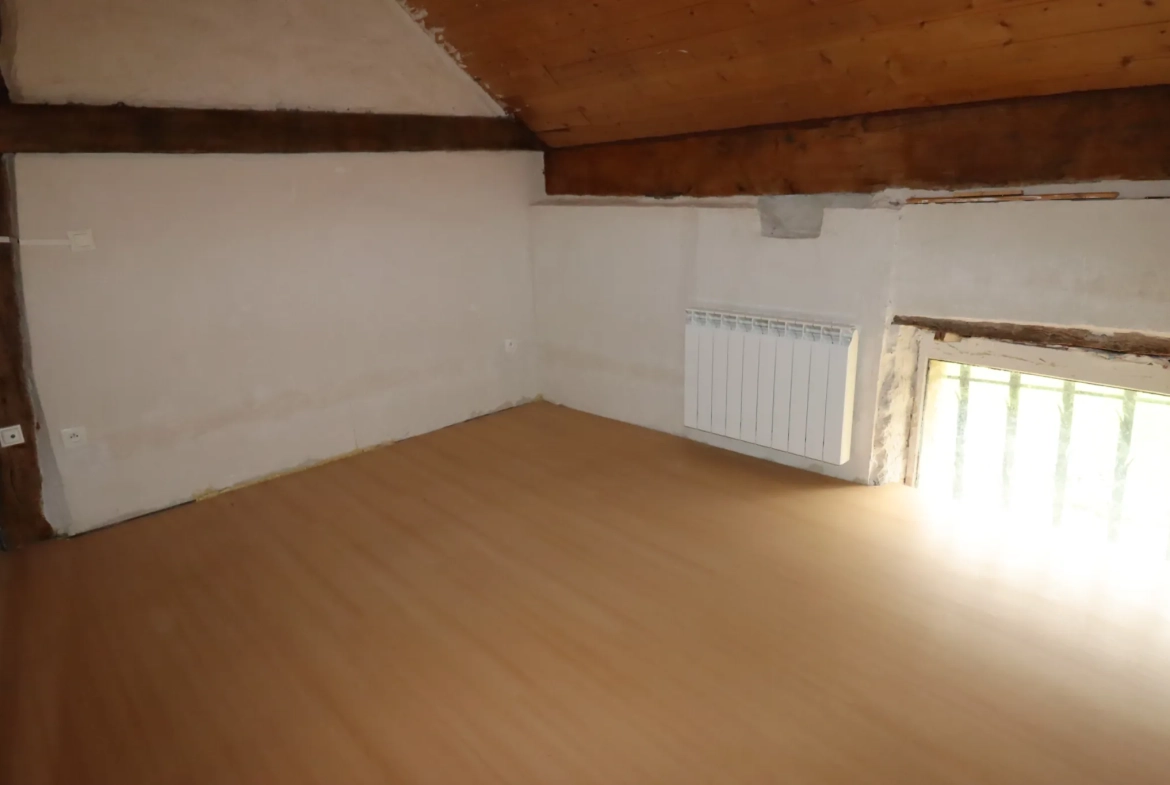Maison de village à Thorame-Haute de 82m² avec potentiel et cave 