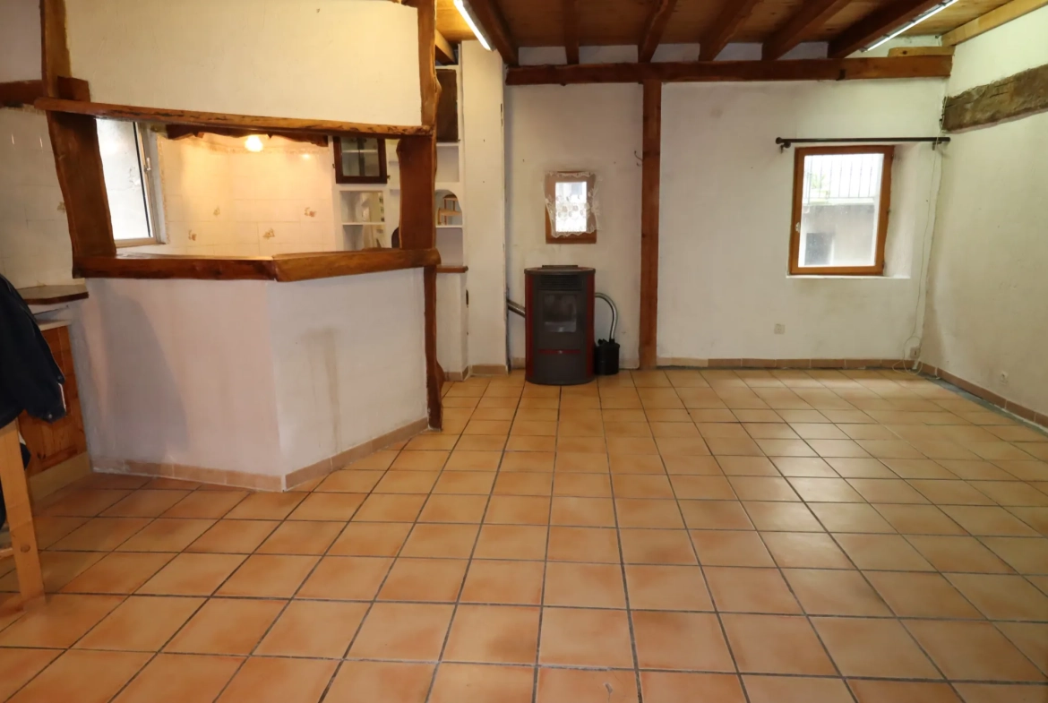 Maison de village à Thorame-Haute de 82m² avec potentiel et cave 