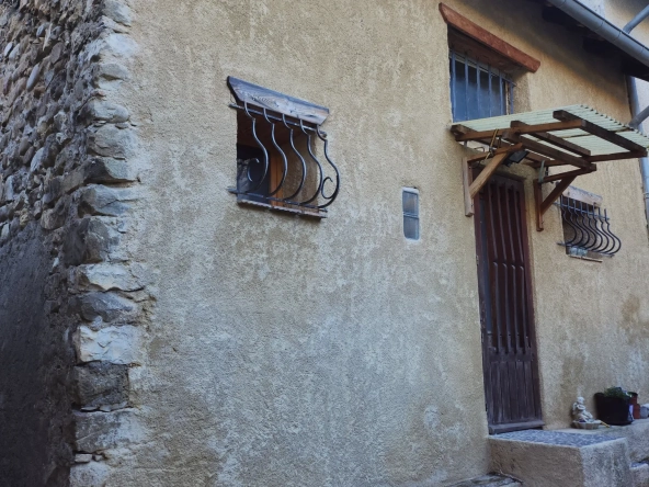 Maison de village à Thorame-Haute de 82m² avec potentiel et cave
