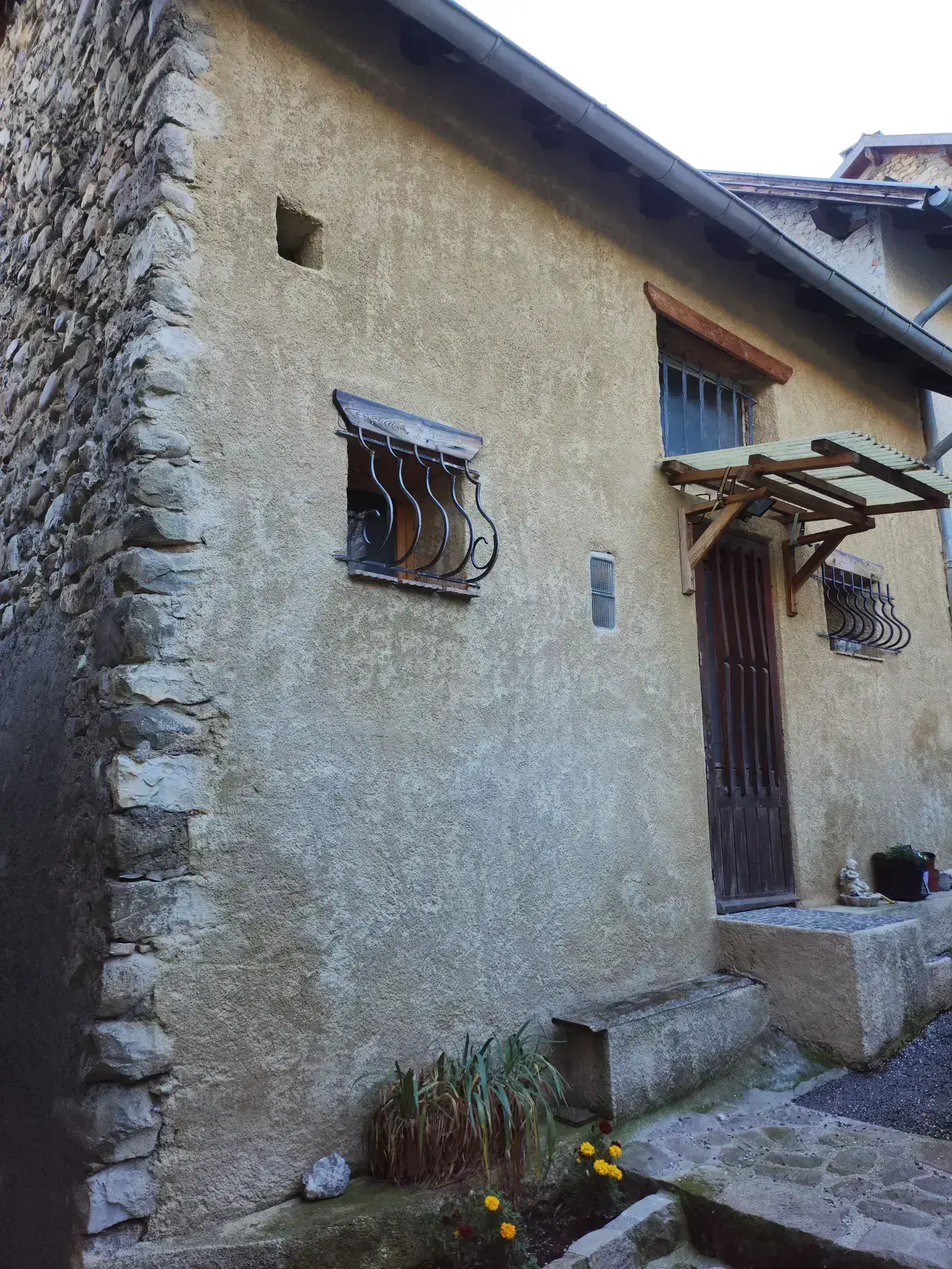 Maison de village à Thorame-Haute de 82m² avec potentiel et cave 