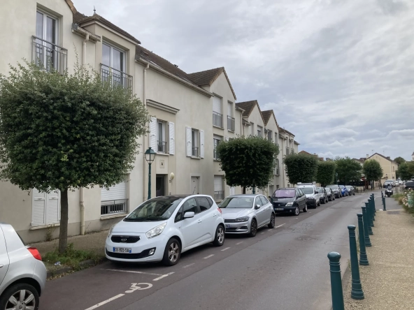 Charmant appartement T3 avec terrasse à Garges, résidence sécurisée 