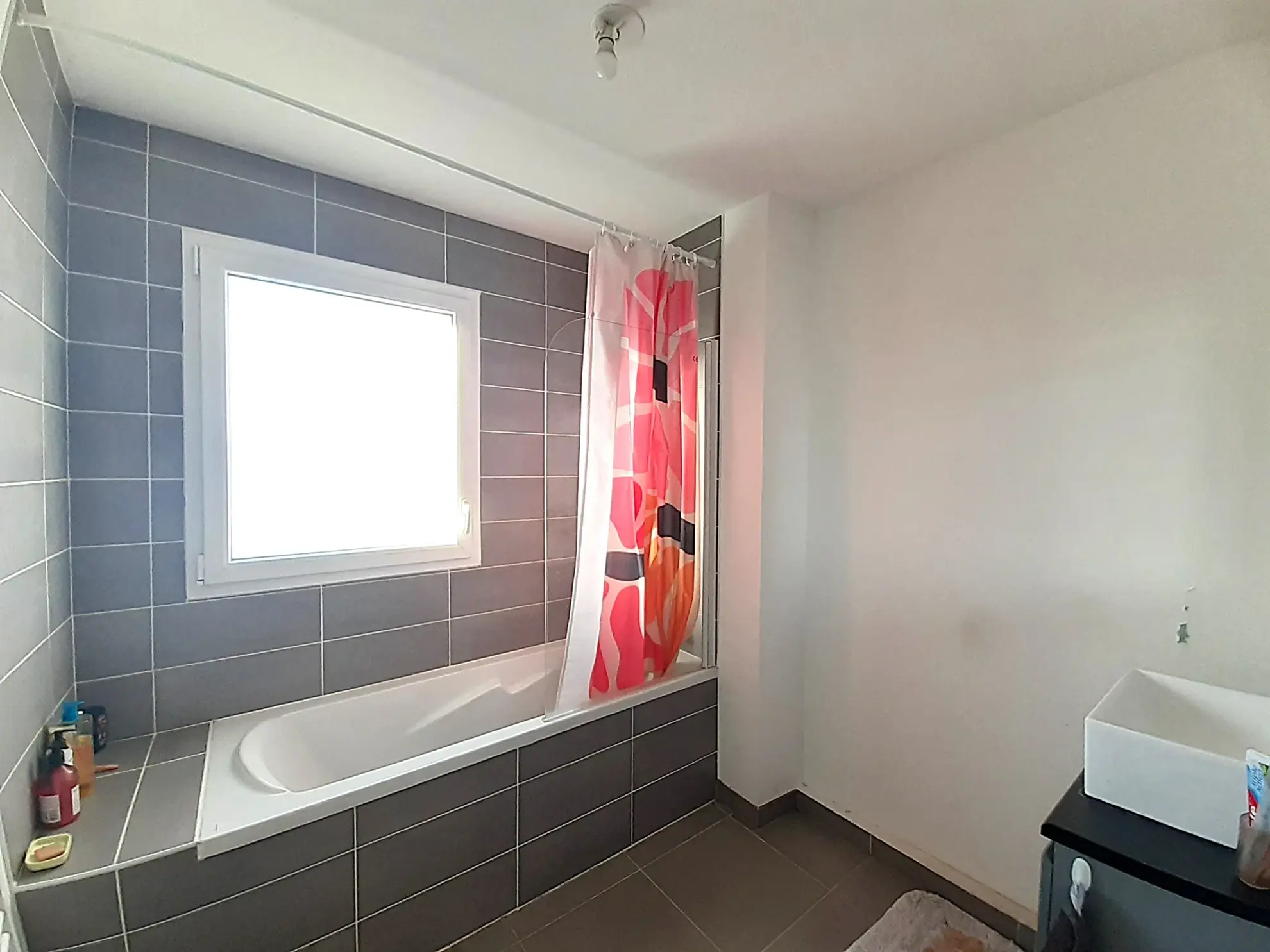 Appartement T3 récent à vendre à Perpignan, secteur Porte d'Espagne, avec parking et rentabilité immédiate 