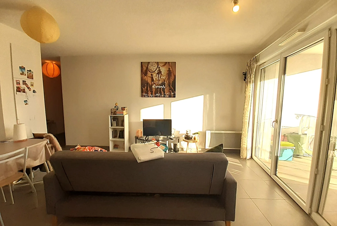 Appartement T3 récent à vendre à Perpignan, secteur Porte d'Espagne, avec parking et rentabilité immédiate 