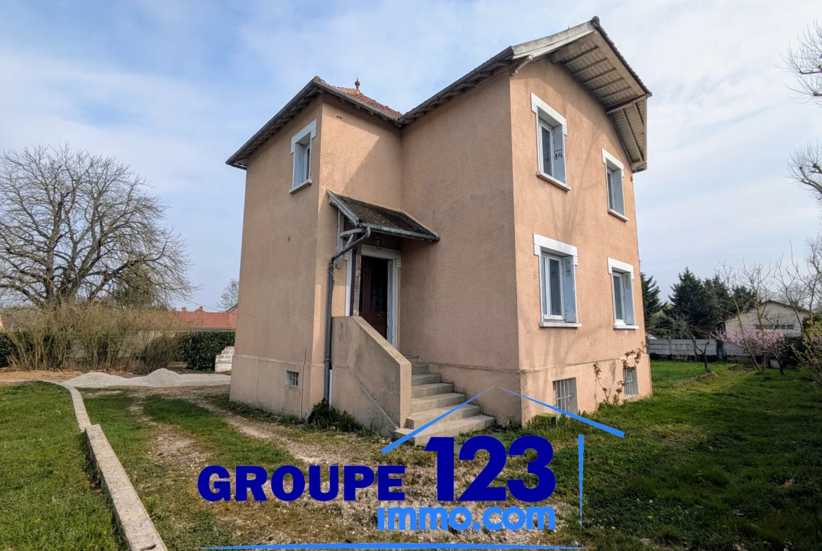 Spacieuse maison familiale avec 4 chambres, jardin et sous-sol à Appoigny 