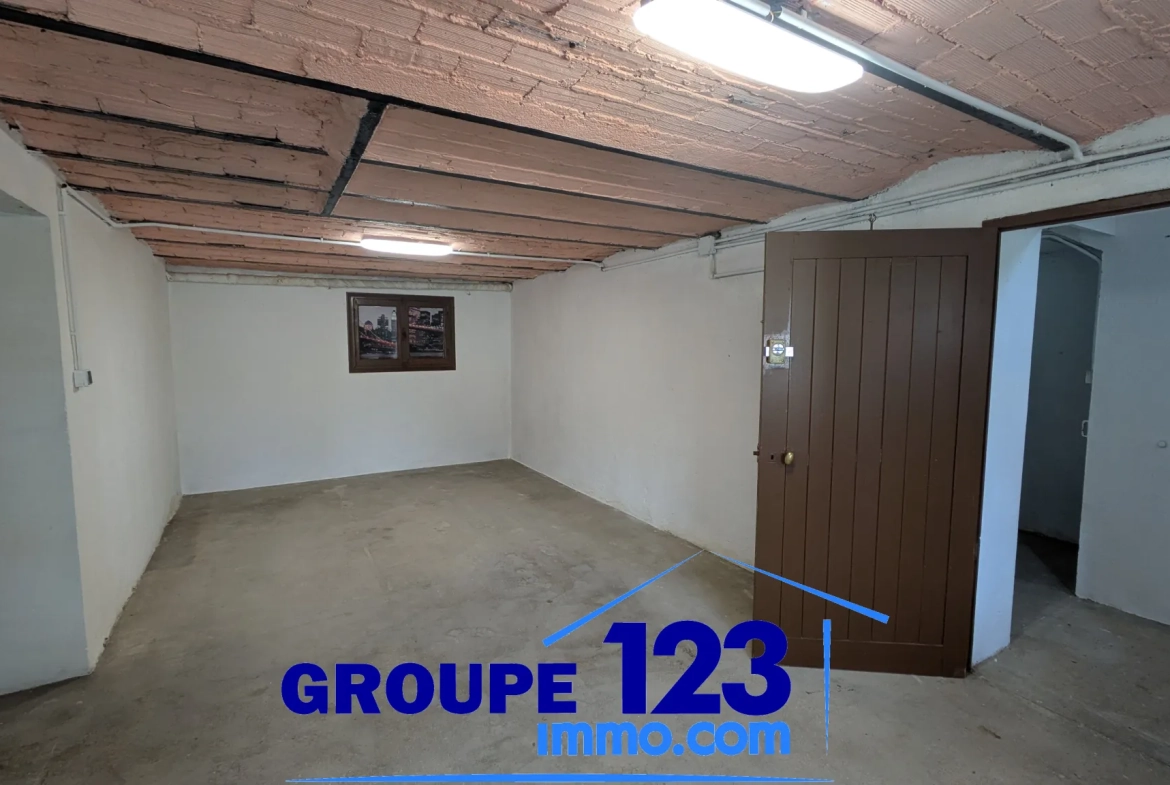 Spacieuse maison familiale avec 4 chambres, jardin et sous-sol à Appoigny 