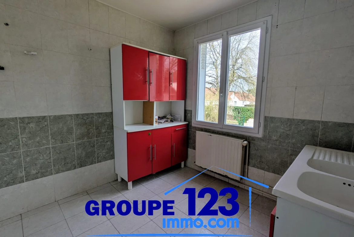 Spacieuse maison familiale avec 4 chambres, jardin et sous-sol à Appoigny 