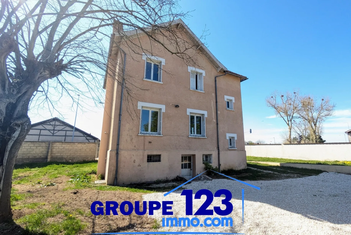 Spacieuse maison familiale avec 4 chambres, jardin et sous-sol à Appoigny 
