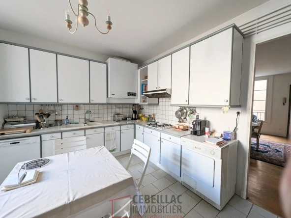 Grand appartement T6 à Clermont-Ferrand, idéal famille, proche écoles et commodités 