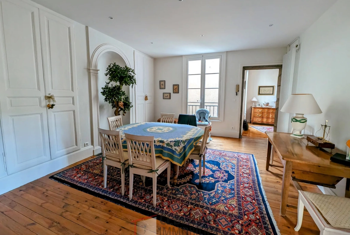 Grand appartement T6 à Clermont-Ferrand, idéal famille, proche écoles et commodités 