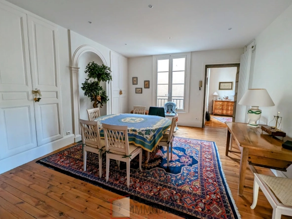 Grand appartement T6 à Clermont-Ferrand, idéal famille, proche écoles et commodités 