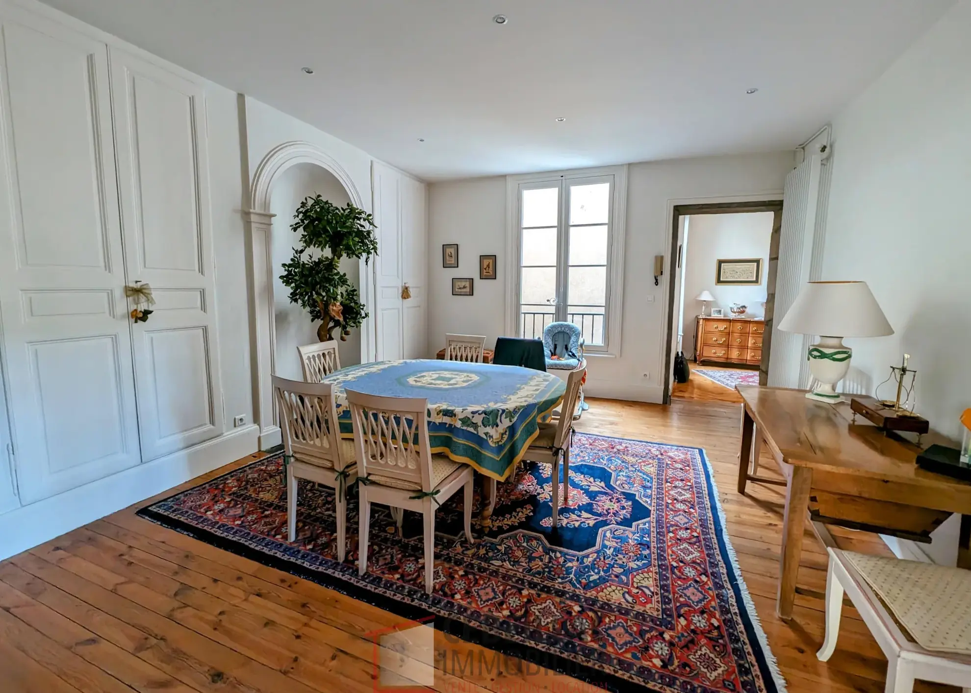 Grand appartement T6 à Clermont-Ferrand, idéal famille, proche écoles et commodités 