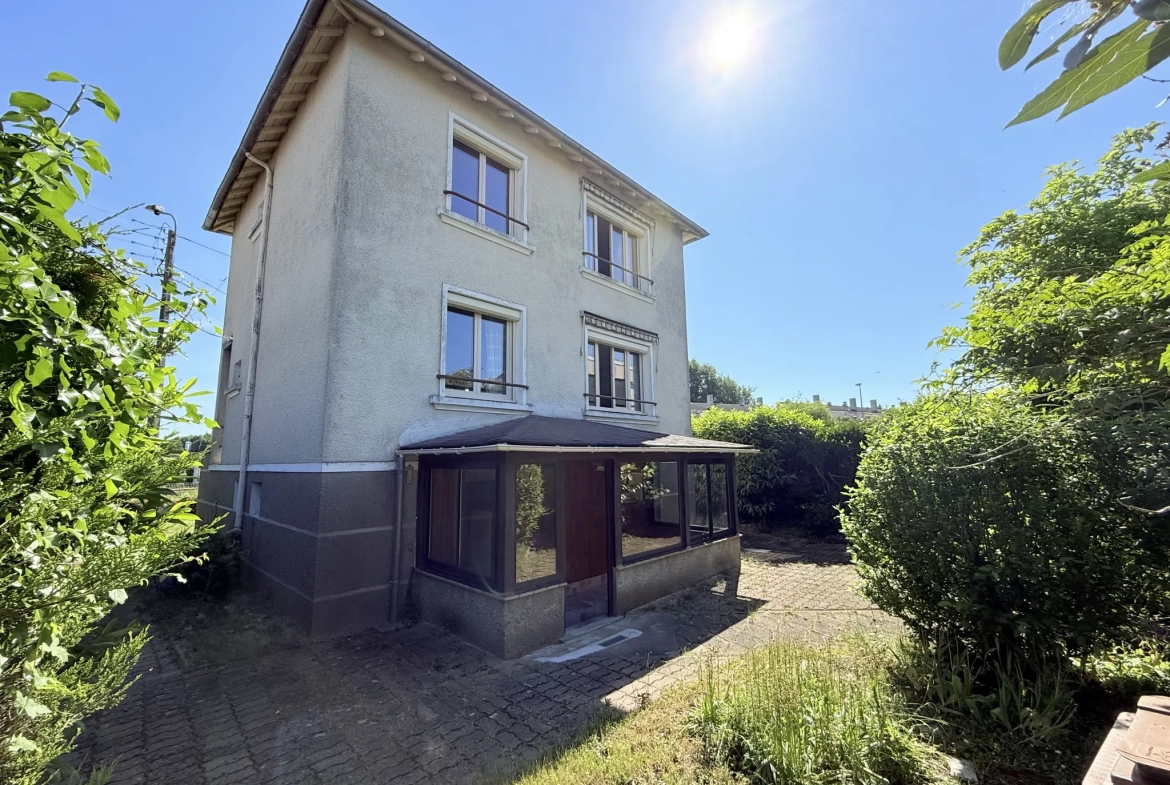 Maison 3 chambres proche des écoles et commerces à Vierzon 
