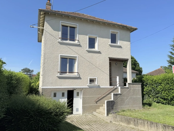 Maison 3 chambres proche des écoles et commerces à Vierzon