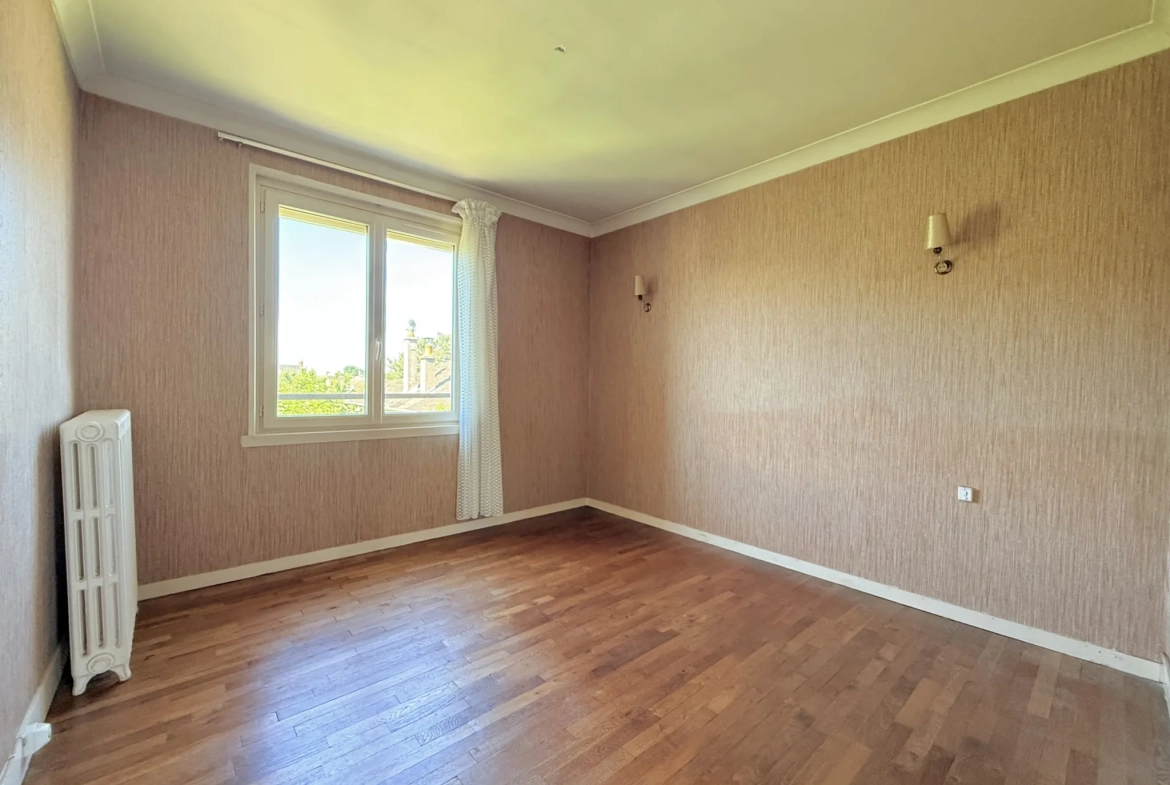 Maison 3 chambres proche des écoles et commerces à Vierzon 