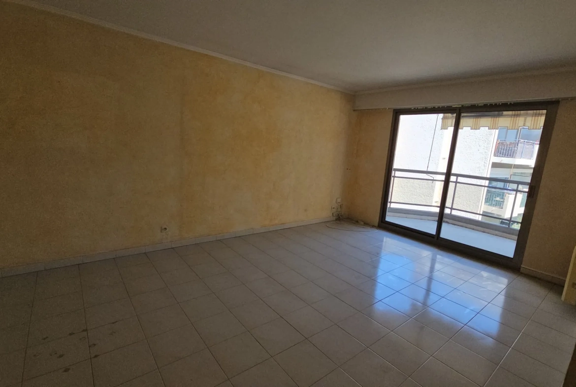 Appartement T2 avec terrasse à Nice – Spacieux et lumineux 
