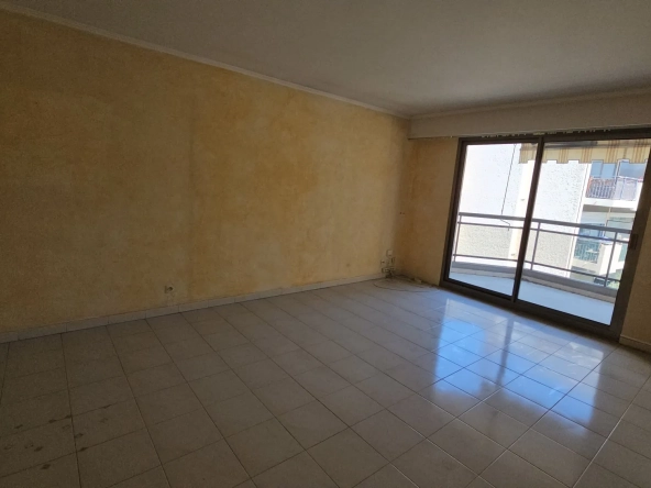 Appartement T2 avec terrasse à Nice – Spacieux et lumineux 