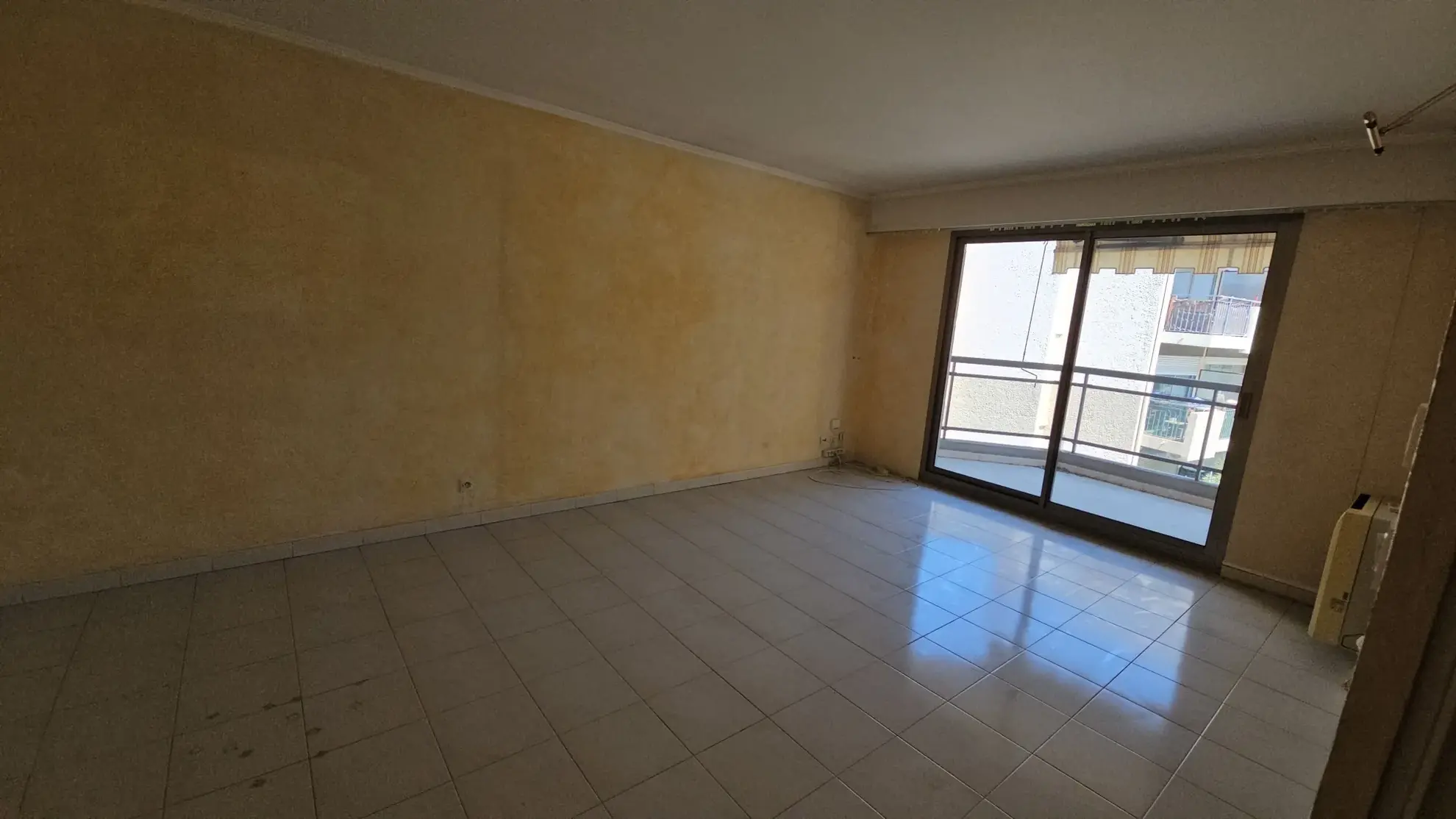 Appartement T2 avec terrasse à Nice – Spacieux et lumineux 