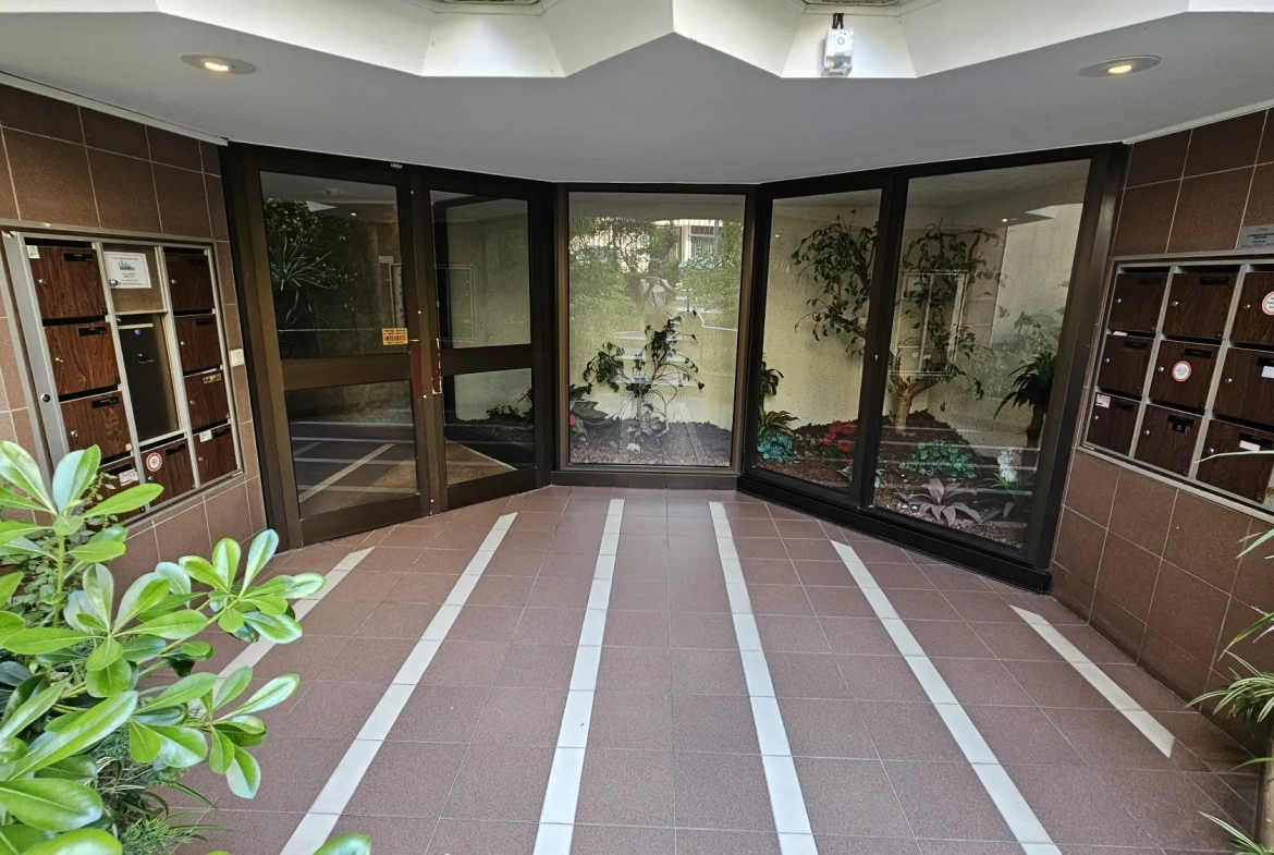 Appartement T2 avec terrasse à Nice – Spacieux et lumineux 