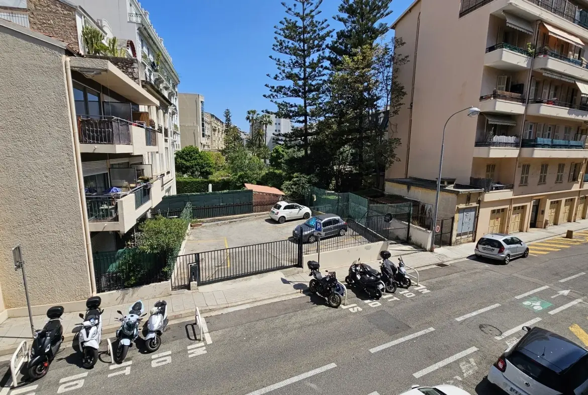 Appartement T2 avec terrasse à Nice – Spacieux et lumineux 