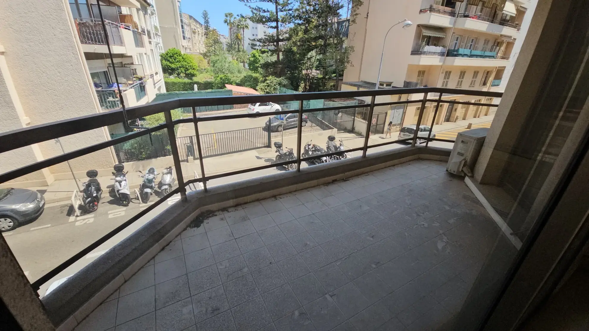 Appartement T2 avec terrasse à Nice – Spacieux et lumineux 