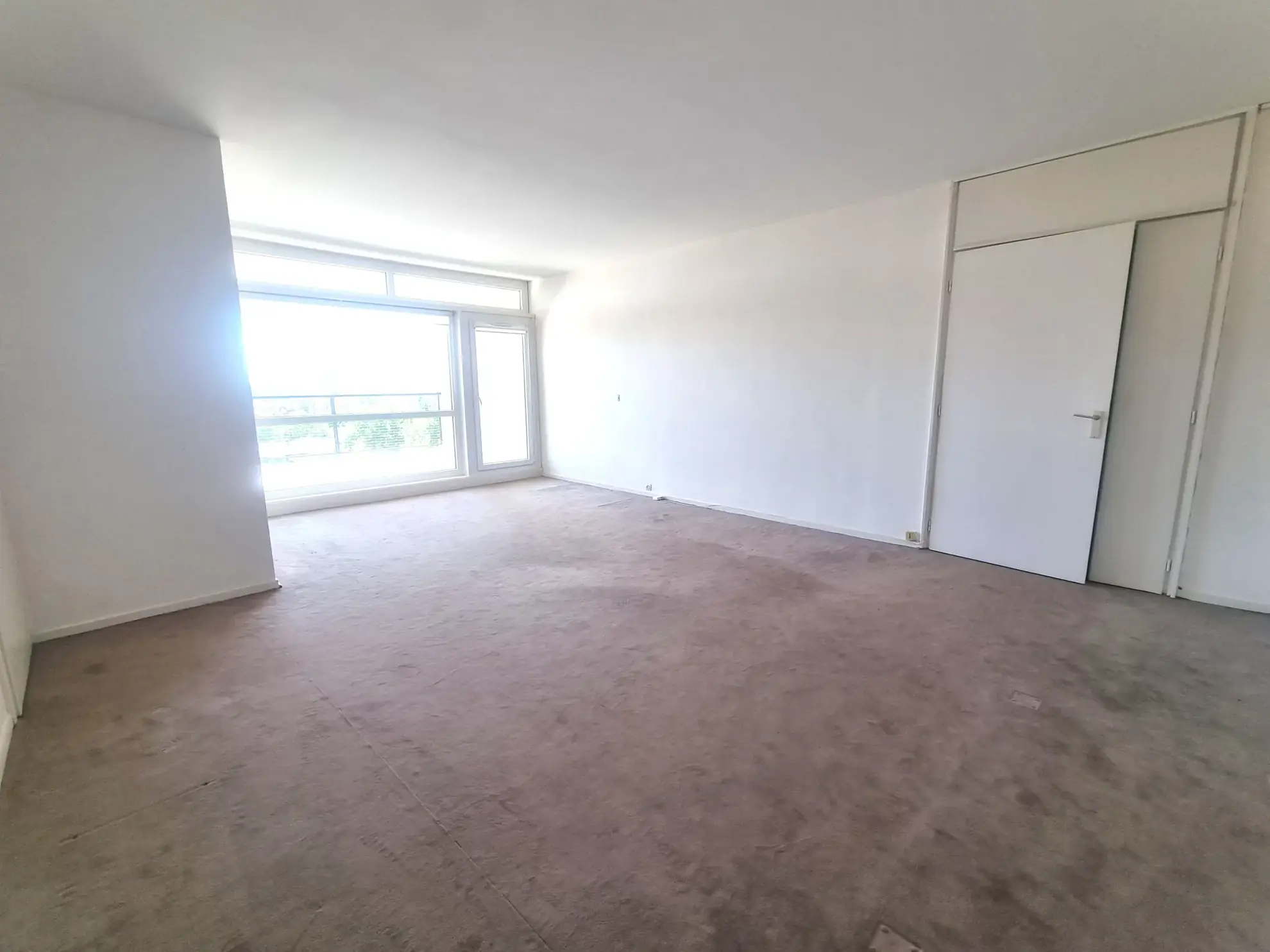 Appartement T4 à Lille Parc Saint-Maur avec garage, cave et loggia 