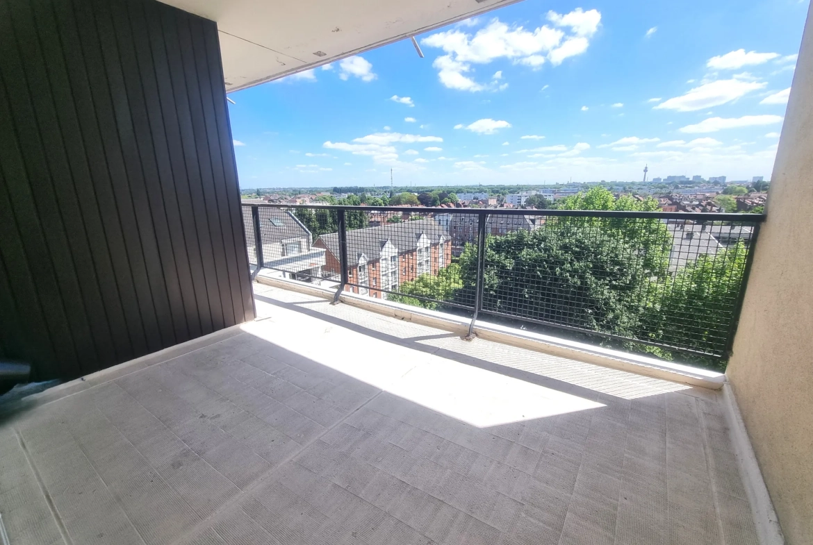 Appartement T4 à Lille Parc Saint-Maur avec garage, cave et loggia 