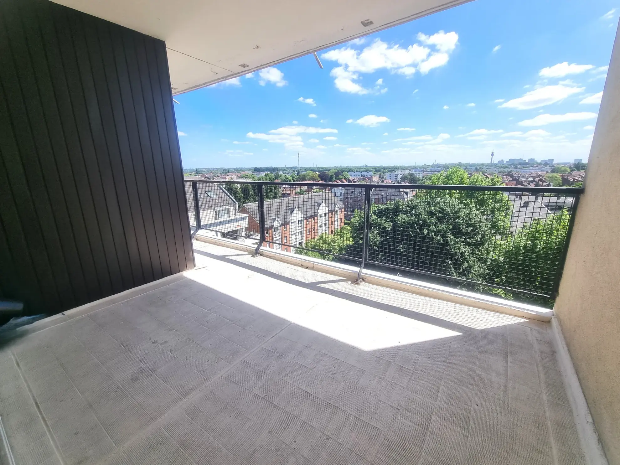 Appartement T4 à Lille Parc Saint-Maur avec garage, cave et loggia 