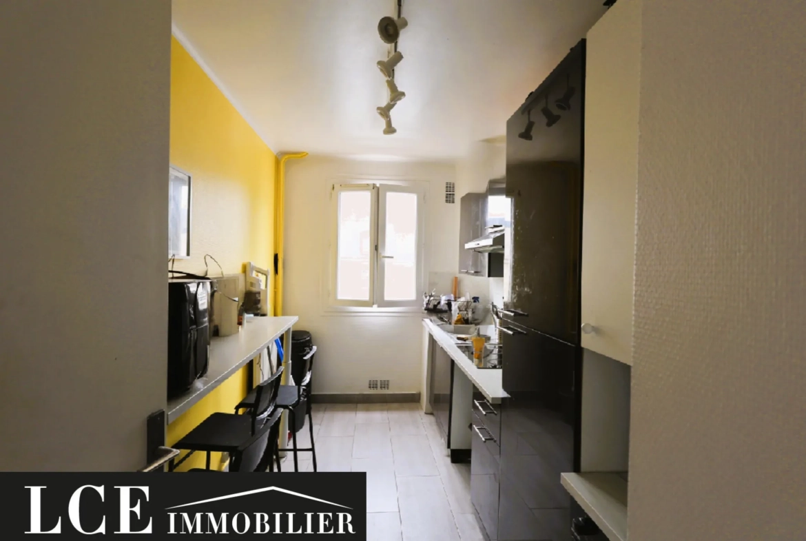 Appartement T3 rénové de 61 m² avec parking à Corbeil-Essonnes 