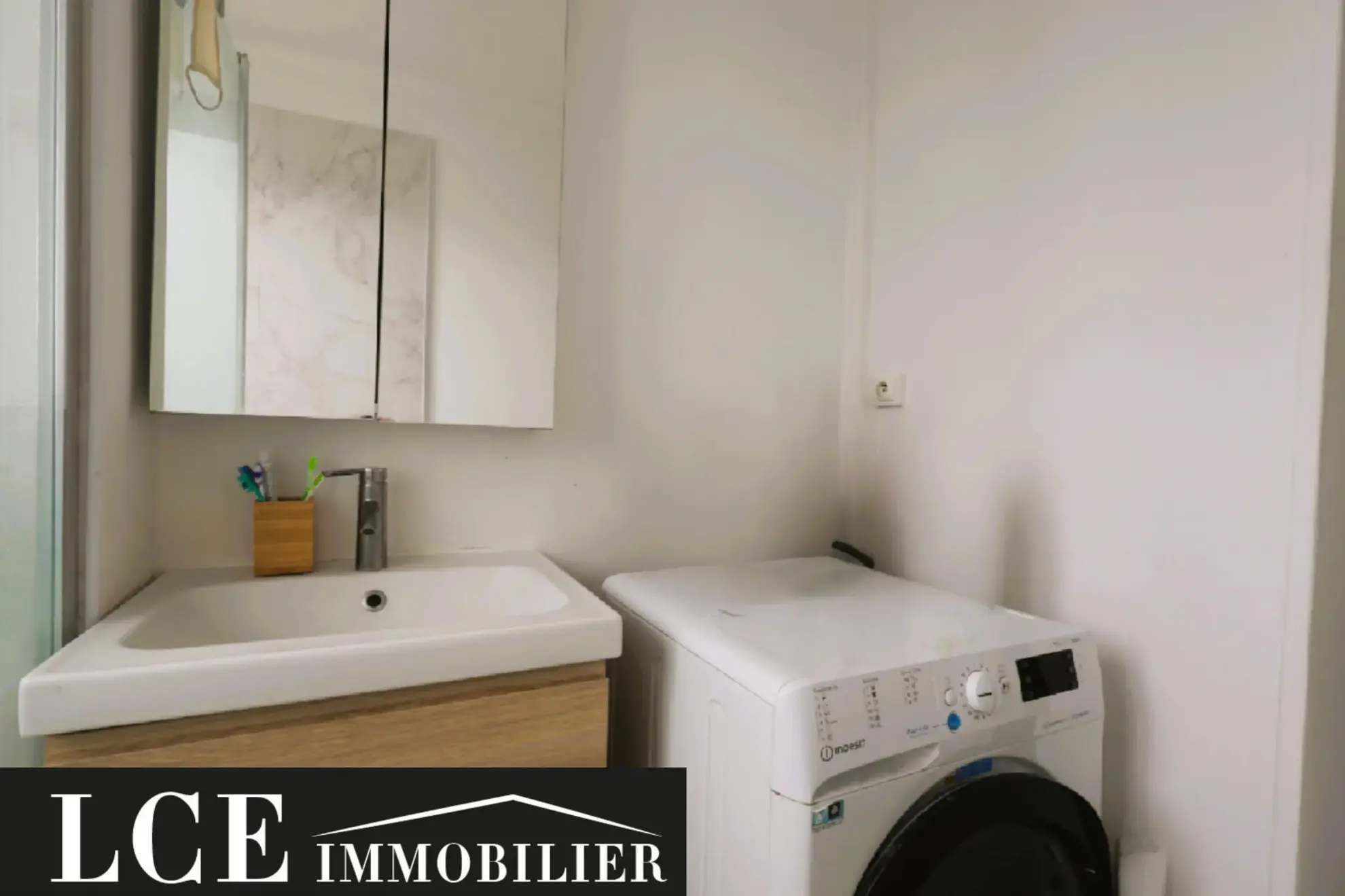 Appartement T3 rénové de 61 m² avec parking à Corbeil-Essonnes 