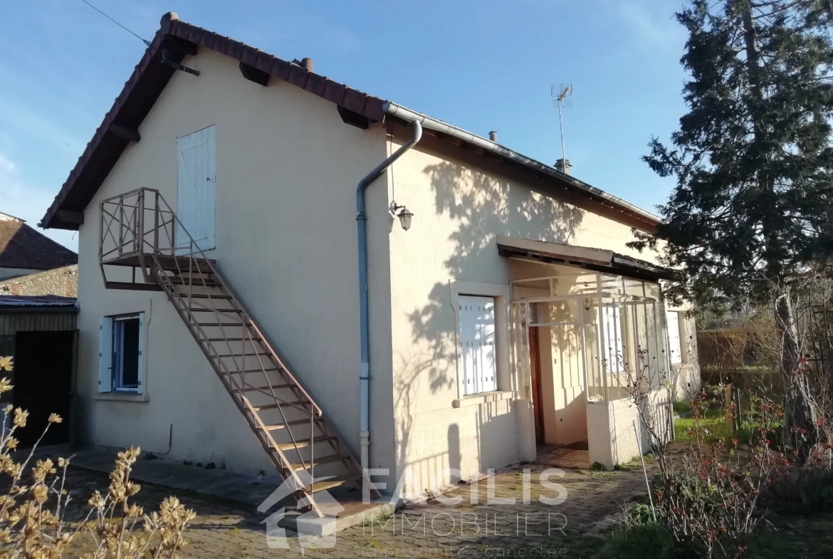 Charmante maison de village de 90m² avec dépendances en région Centre-Allier 