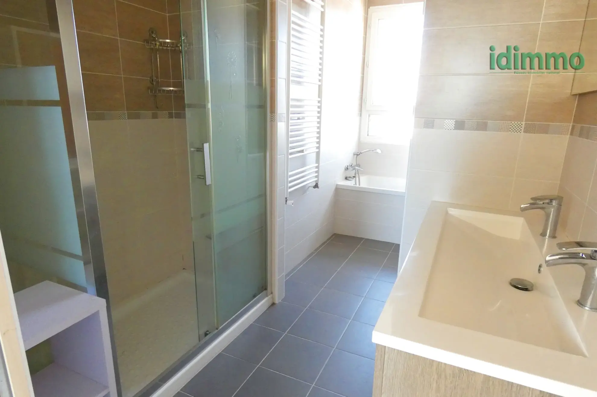 Vente Appartement T4 Lumineux avec Garage et Cave à Aurillac Gare 