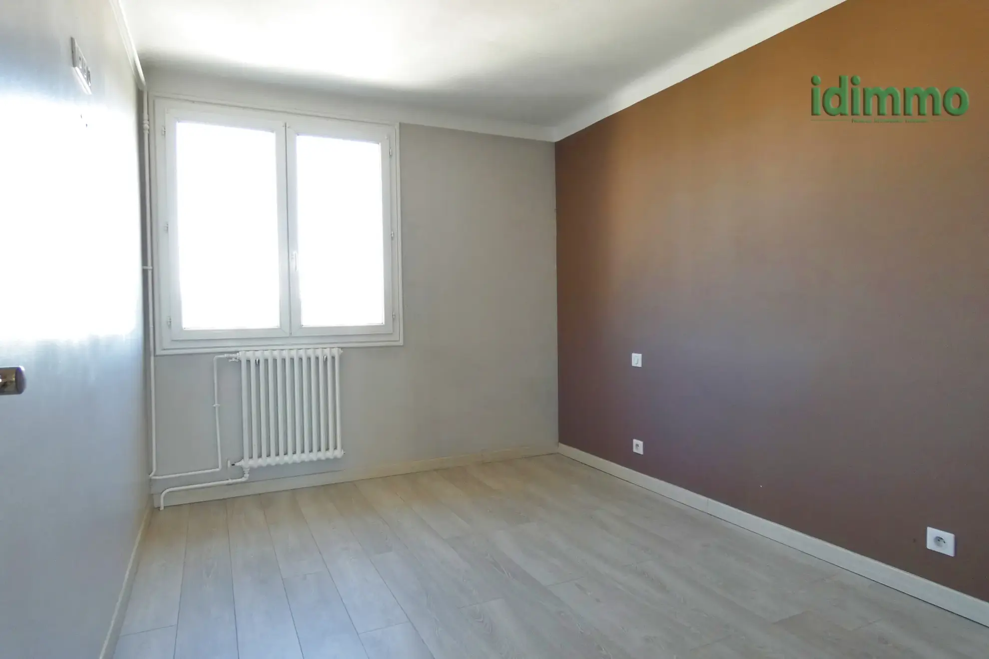 Vente Appartement T4 Lumineux avec Garage et Cave à Aurillac Gare 