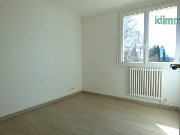 Vente Appartement T4 Lumineux avec Garage et Cave à Aurillac Gare 