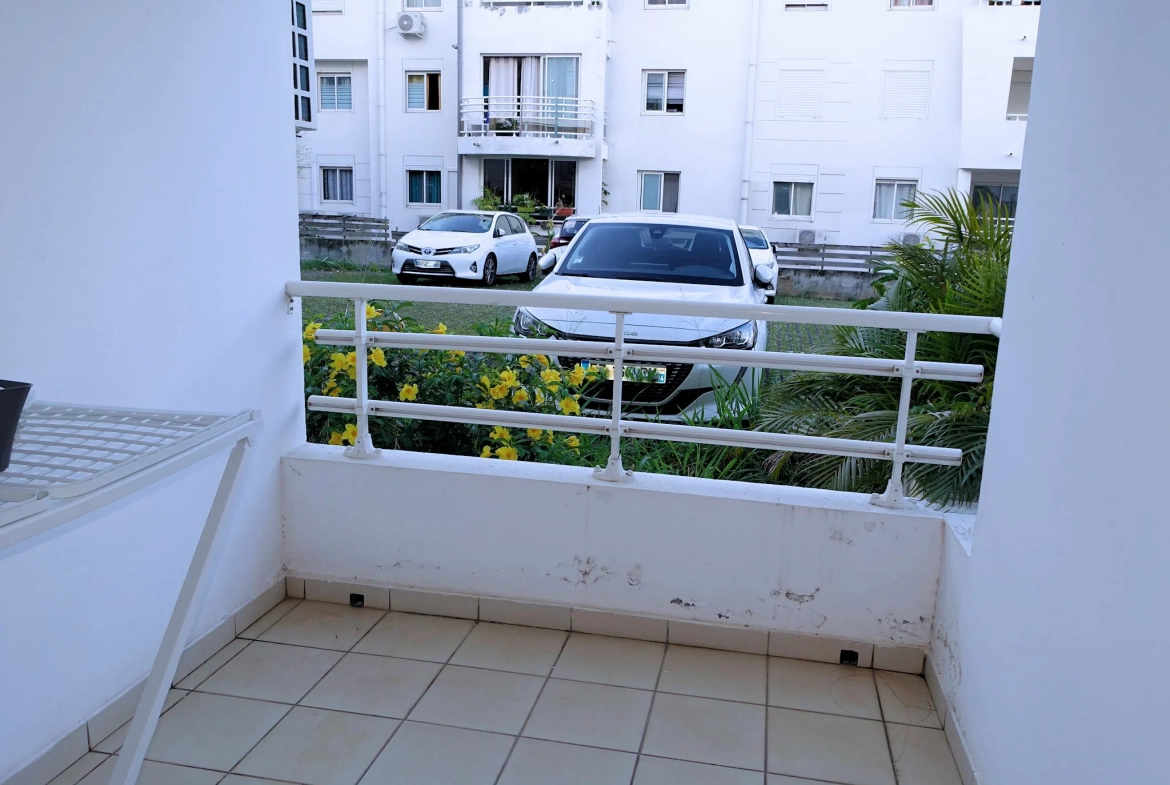 Appartement T2 de 44m² à Sainte Clotilde, Saint-Denis avec parking et bail en cours 